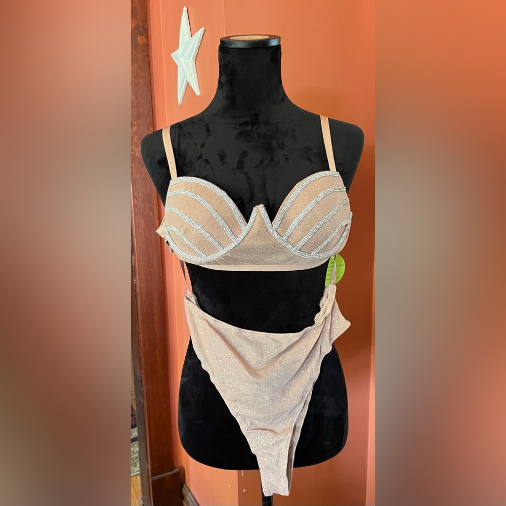 NWT-Windsor lingerie set